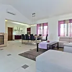 Villa Tea In Istria With Private Pool For 10 Persons *