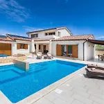 Villa Tea In Istria With Private Pool For 10 Persons *