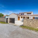 Tea In Istria With Private Pool For 10 Persons Villa *