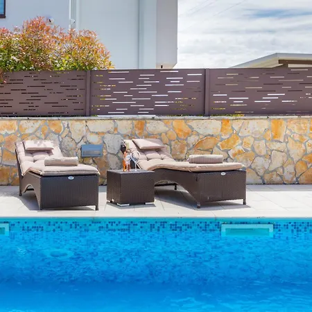 Tea In Istria With Private Pool For 10 Persons Villa