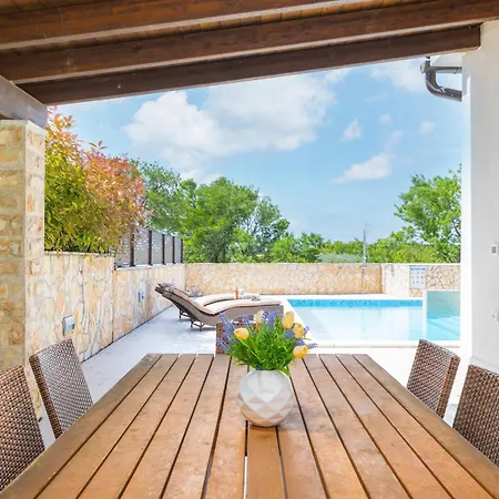 Tea In Istria With Private Pool For 10 Persons Villa