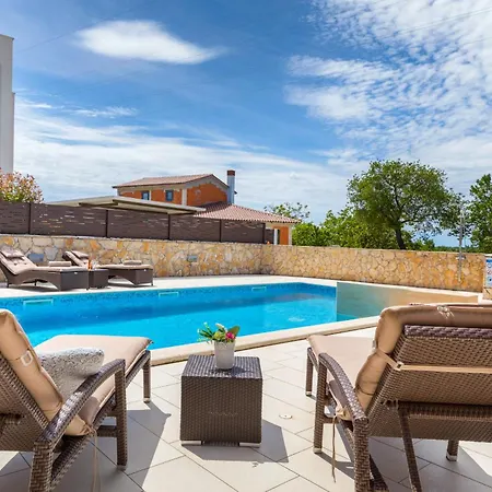 Tea In Istria With Private Pool For 10 Persons Villa *