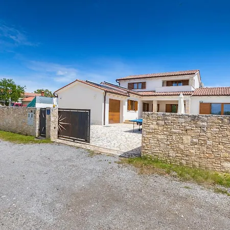 Tea In Istria With Private Pool For 10 Persons Villa *