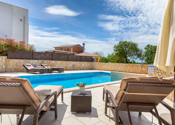 Tea In Istria With Private Pool For 10 Persons Villa *