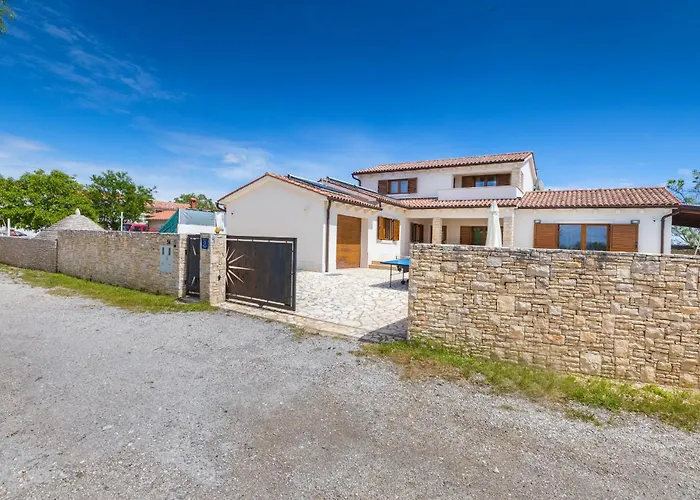 Tea In Istria With Private Pool For 10 Persons Villa *