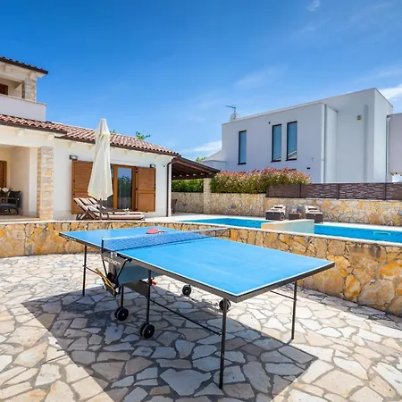 Tea In Istria With Private Pool For 10 Persons Villa