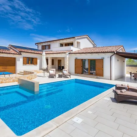 Villa Tea In Istria With Private Pool For 10 Persons *