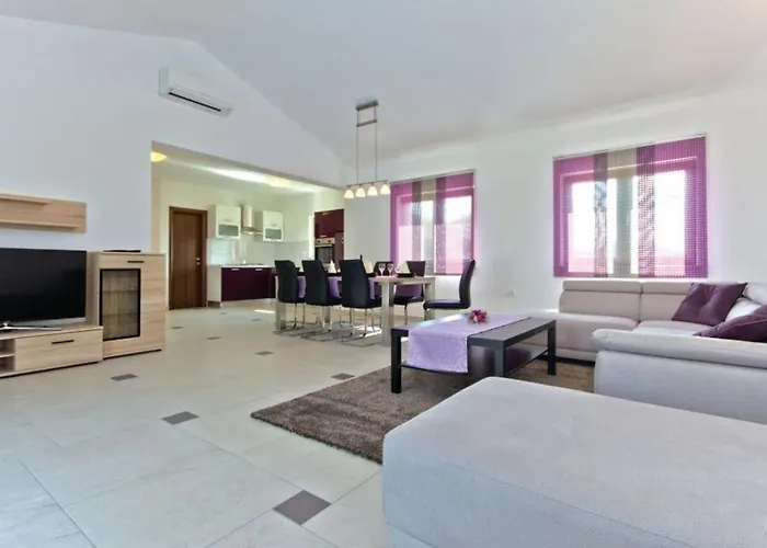 Villa Tea In Istria With Private Pool For 10 Persons *