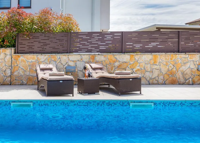 Tea In Istria With Private Pool For 10 Persons Villa