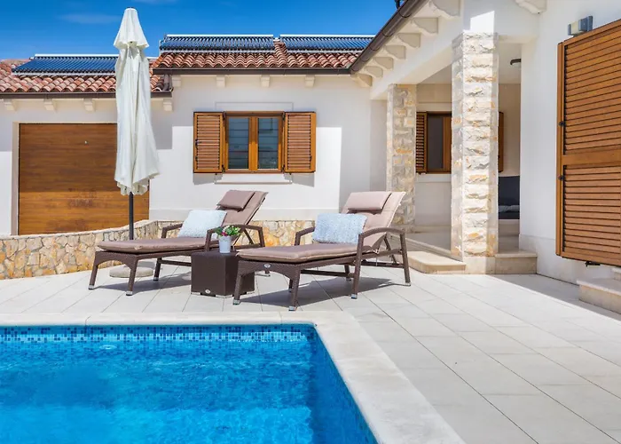 Tea In Istria With Private Pool For 10 Persons *