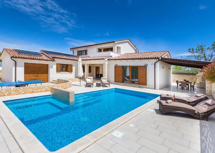 Villa Tea In Istria With Private Pool For 10 Persons *