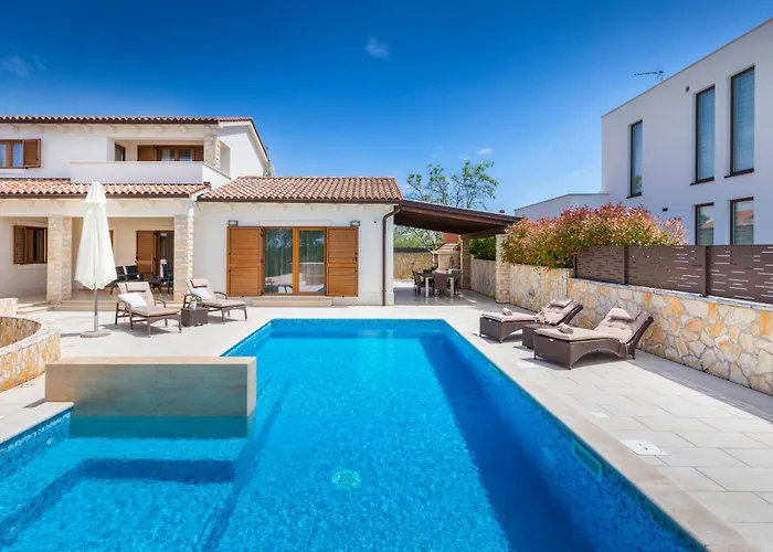 Tea In Istria With Private Pool For 10 Persons